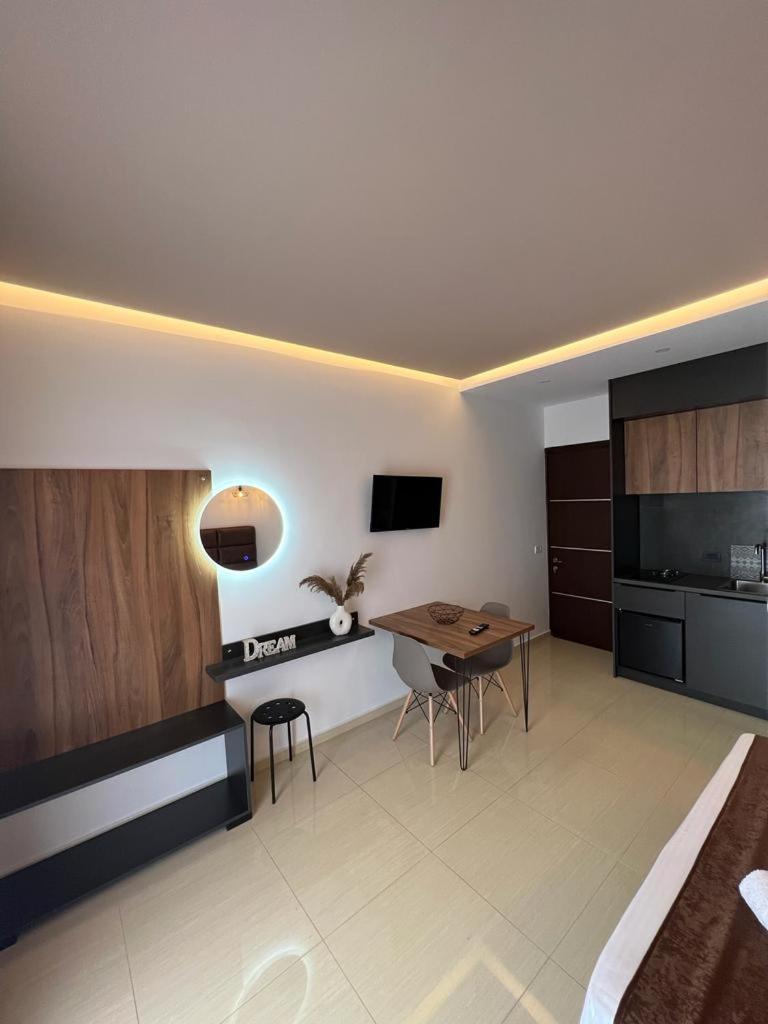 Apartments Sadiku With Sea View Sarandë Eksteriør billede