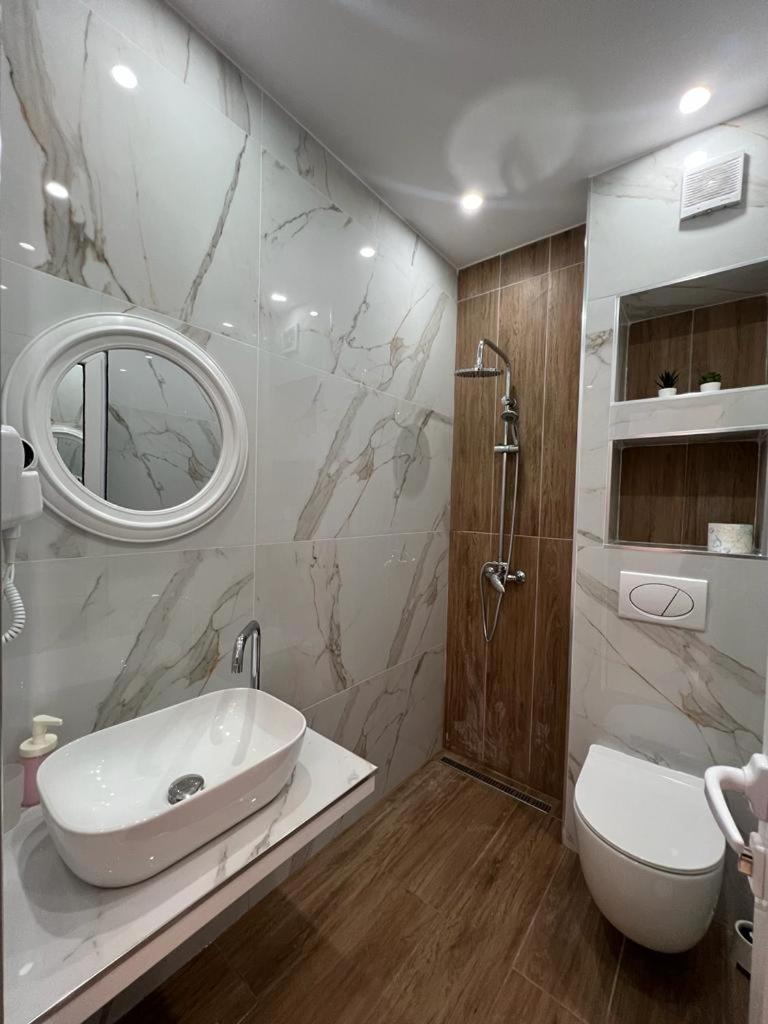 Apartments Sadiku With Sea View Sarandë Eksteriør billede
