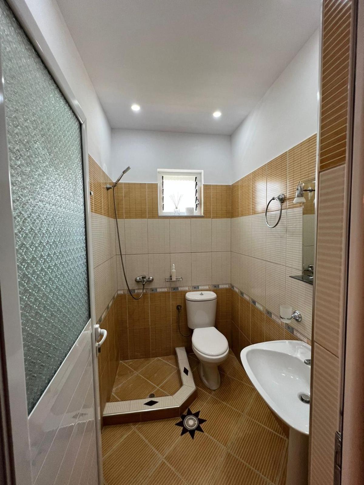 Apartments Sadiku With Sea View Sarandë Eksteriør billede