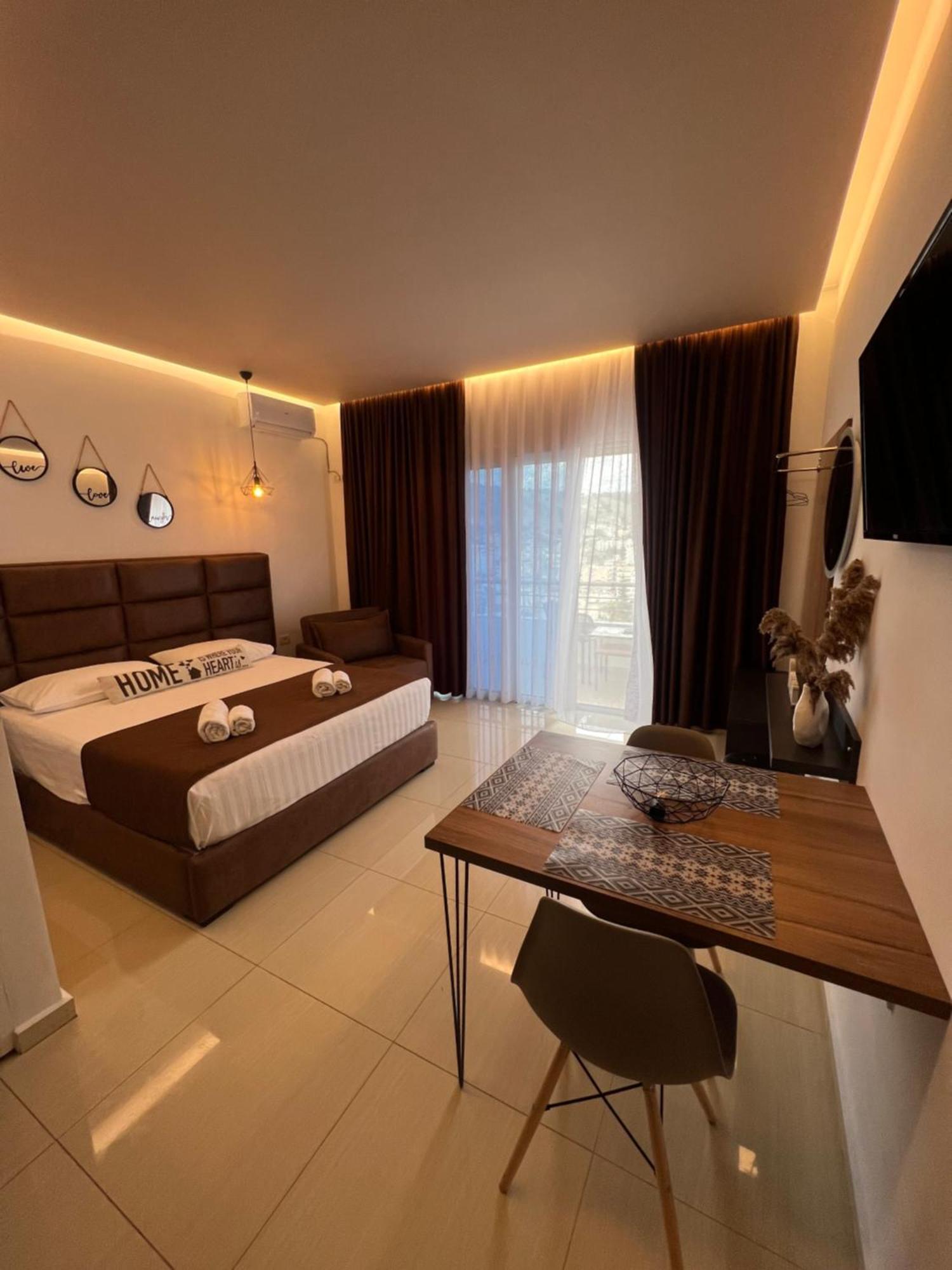Apartments Sadiku With Sea View Sarandë Eksteriør billede